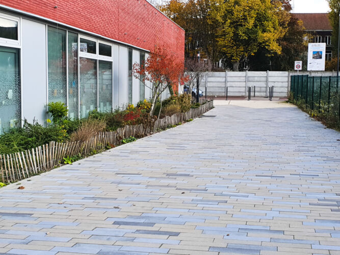 Tourcoing Quadrilatère des Piscines with Ligna 46x14x12 in 3 colors 2